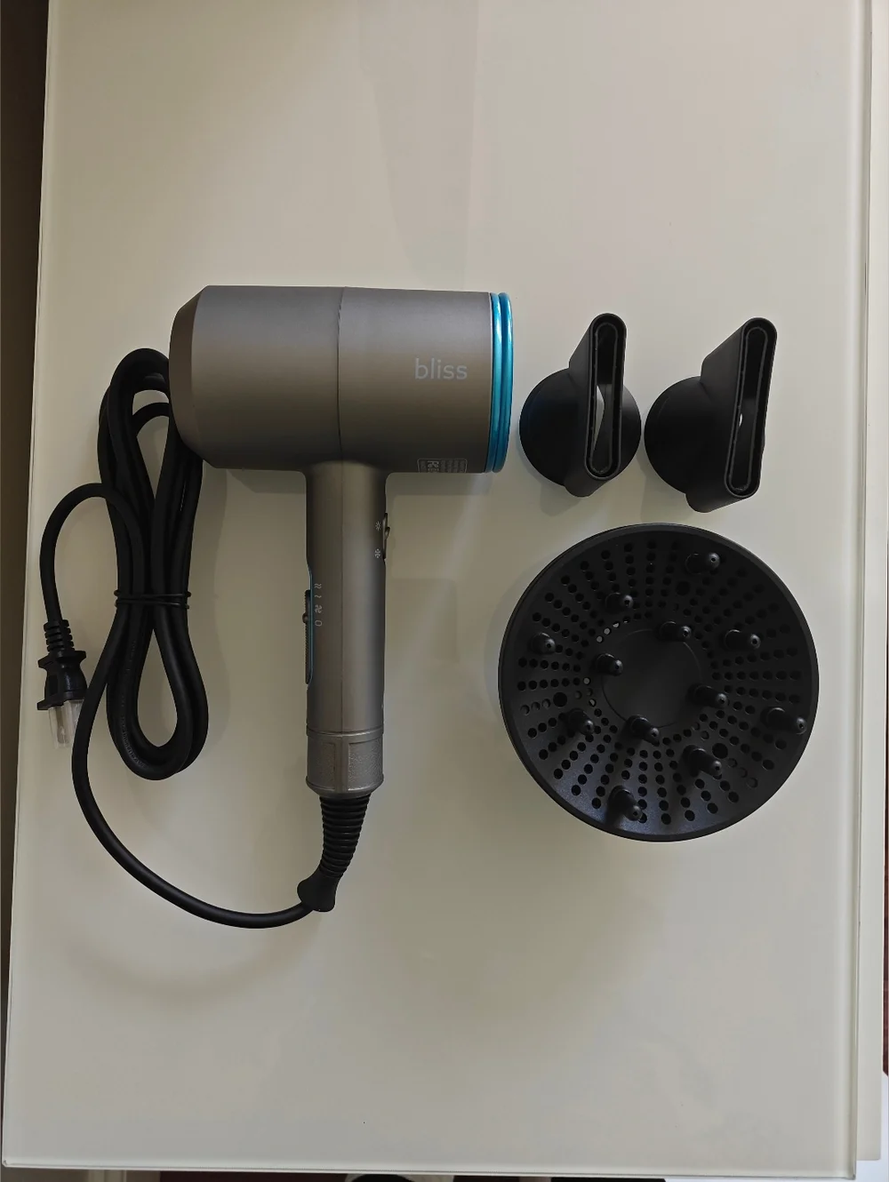Bliss Bladeless Hair Dryer - Picture 2 of 4